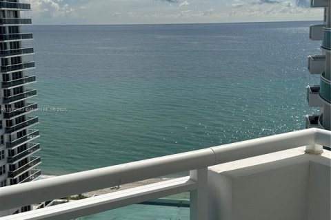 Copropriété à vendre à Hollywood, Floride: 1 chambre, 84.63 m2 № 1921717 - photo 2