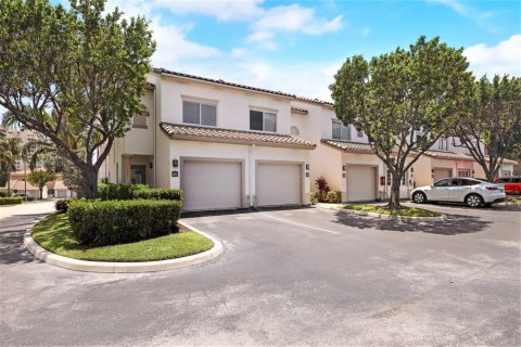 Adosado en alquiler en Highland Beach, Florida, 2 dormitorios, 118.45 m2 № 1175163 - foto 1