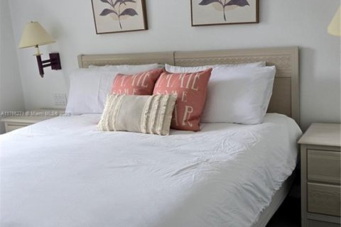 Купить таунхаус в Киссимми, Флорида 4 спальни, 152.82м2, № 1741716 - фото 30