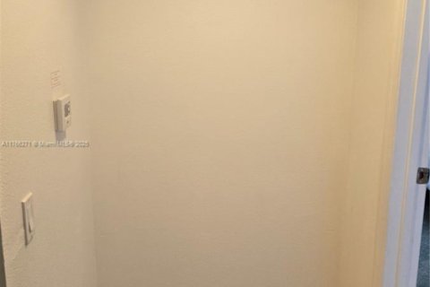 Купить таунхаус в Киссимми, Флорида 4 спальни, 152.82м2, № 1741716 - фото 27