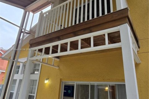 Купить таунхаус в Киссимми, Флорида 4 спальни, 152.82м2, № 1741716 - фото 13