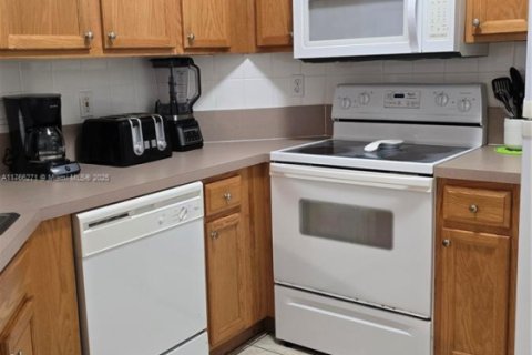 Купить таунхаус в Киссимми, Флорида 4 спальни, 152.82м2, № 1741716 - фото 8