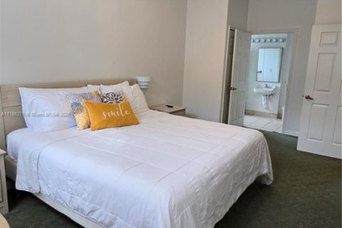 Купить таунхаус в Киссимми, Флорида 4 спальни, 152.82м2, № 1741716 - фото 19