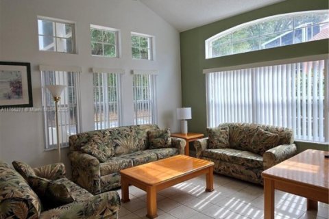 Купить таунхаус в Киссимми, Флорида 4 спальни, 152.82м2, № 1741716 - фото 4