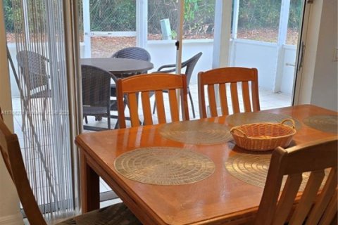 Купить таунхаус в Киссимми, Флорида 4 спальни, 152.82м2, № 1741716 - фото 12