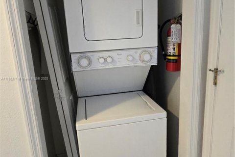 Купить таунхаус в Киссимми, Флорида 4 спальни, 152.82м2, № 1741716 - фото 17