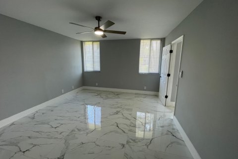 Condominio en venta en Coral Springs, Florida, 4 dormitorios, 123.75 m2 № 2077637 - foto 21