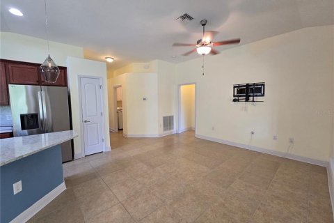 House in Punta Gorda, Florida 3 bedrooms, 139.73 sq.m. № 1900141 - photo 7