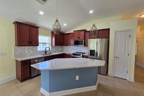 House in Punta Gorda, Florida 3 bedrooms, 139.73 sq.m. № 1900141 - photo 6