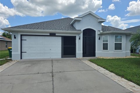 House in Punta Gorda, Florida 3 bedrooms, 139.73 sq.m. № 1900141 - photo 1