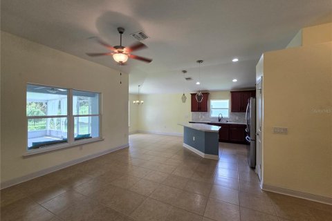 House in Punta Gorda, Florida 3 bedrooms, 139.73 sq.m. № 1900141 - photo 11
