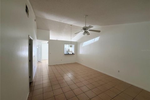 House in Kissimmee, Florida 3 bedrooms, 107.3 sq.m. № 2207976 - photo 3