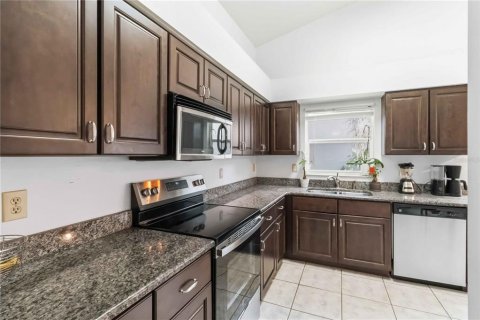 House in Riverview, Florida 3 bedrooms, 117.99 sq.m. № 2220567 - photo 8