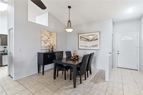 House in Riverview, Florida 3 bedrooms, 117.99 sq.m. № 2220567 - photo 6
