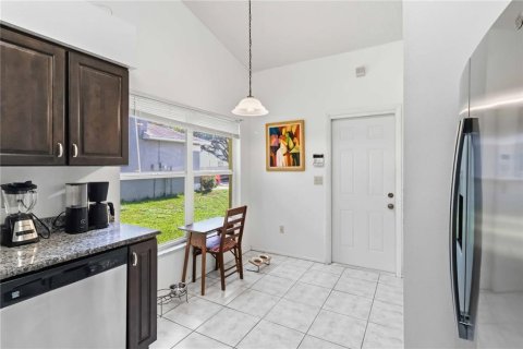 House in Riverview, Florida 3 bedrooms, 117.99 sq.m. № 2220567 - photo 9