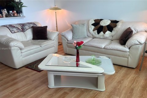Condo in Deerfield Beach, Florida, 1 bedroom  № 1874797 - photo 1