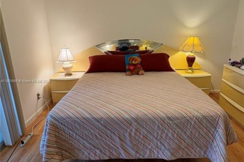 Condo in Deerfield Beach, Florida, 1 bedroom  № 1874797 - photo 12