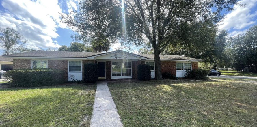 House in Jacksonville, Florida 3 bedrooms, 135.64 sq.m. № 845701
