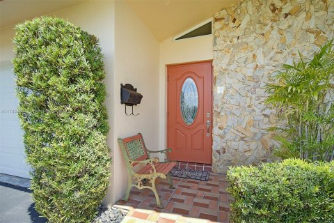 House in Coral Springs, Florida 3 bedrooms, 167.69 sq.m. № 1697026 - photo 3