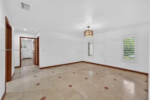 Купить виллу или дом в Пальметто-Бей, Флорида 4 спальни, 309.18м2, № 2049577 - фото 12