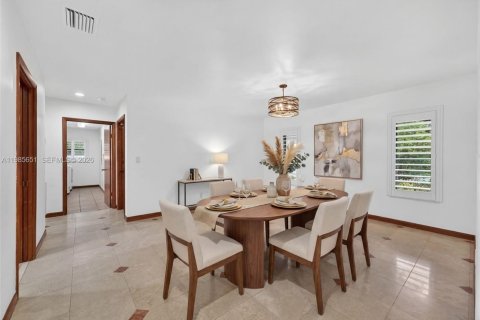 Купить виллу или дом в Пальметто-Бей, Флорида 4 спальни, 309.18м2, № 2049577 - фото 13