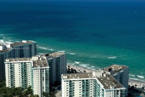 Condominio en venta en Hollywood, Florida, 1 dormitorio, 75.44 m2 № 1842899 - foto 17