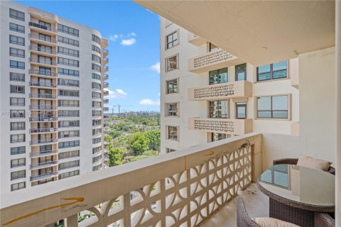 Купить кондоминиум в Бэл-Харбор, Флорида 1 спальня, 94.67м2, № 1958238 - фото 21