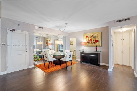 Купить кондоминиум в Бэл-Харбор, Флорида 1 спальня, 94.67м2, № 1958238 - фото 11