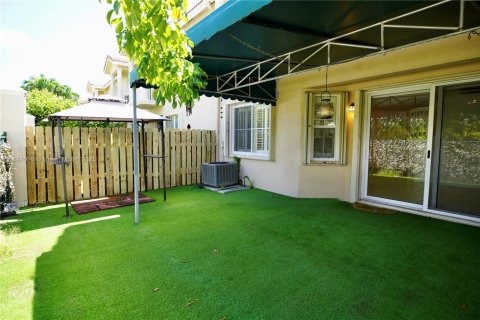 Adosado en alquiler en Doral, Florida, 4 dormitorios, 188.59 m2 № 1933715 - foto 9