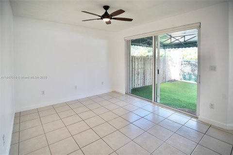Adosado en alquiler en Doral, Florida, 4 dormitorios, 188.59 m2 № 1933715 - foto 7