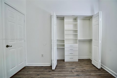 Adosado en alquiler en Doral, Florida, 4 dormitorios, 188.59 m2 № 1933715 - foto 21