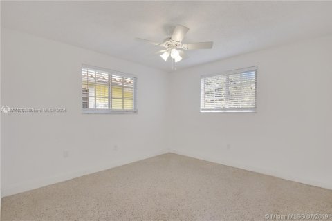 Propiedad comercial en venta en Miami, Florida, 198.25 m2 № 1929721 - foto 7