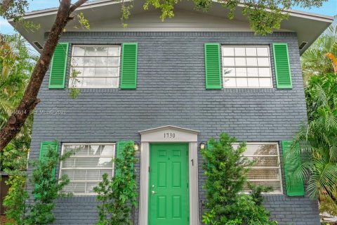 Commercial property in Fort Lauderdale, Florida № 2004254 - photo 1