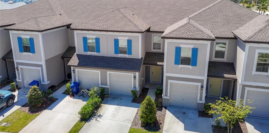 Adosado en Wesley Chapel, Florida 3 dormitorios, 148.36 m2 № 1901165