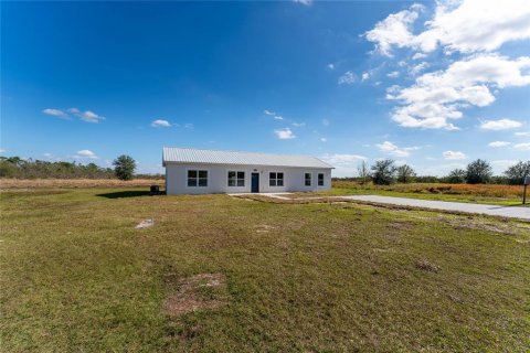 House in Fort Meade, Florida 3 bedrooms, 149.76 sq.m. № 1824785 - photo 6