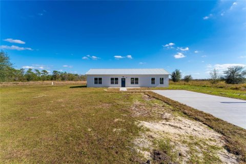 House in Fort Meade, Florida 3 bedrooms, 149.76 sq.m. № 1824785 - photo 3