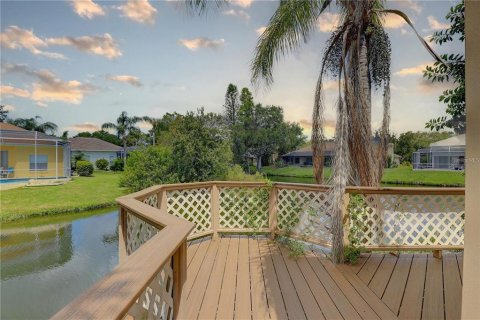 House in Safety Harbor, Florida 4 bedrooms, 312.62 sq.m. № 1894094 - photo 19