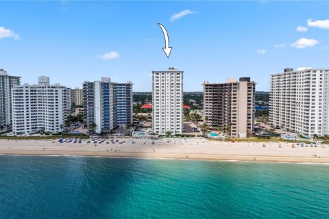 Condominio en venta en Fort Lauderdale, Florida, 1 dormitorio, 110.27 m2 № 1151717 - foto 1