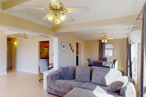 Villa ou maison à vendre à Port Charlotte, Floride: 2 chambres, 109.9 m2 № 1525291 - photo 5