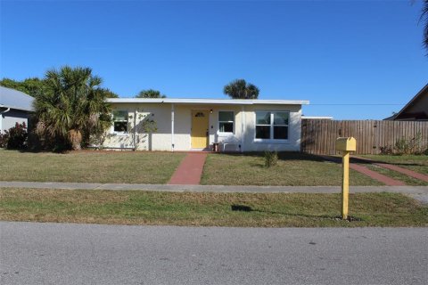 Villa ou maison à vendre à Port Charlotte, Floride: 2 chambres, 109.9 m2 № 1525291 - photo 1