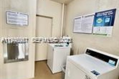 Снять в аренду кондоминиум в Майами, Флорида 2 спальни, 83.61м2, № 2004832 - фото 7