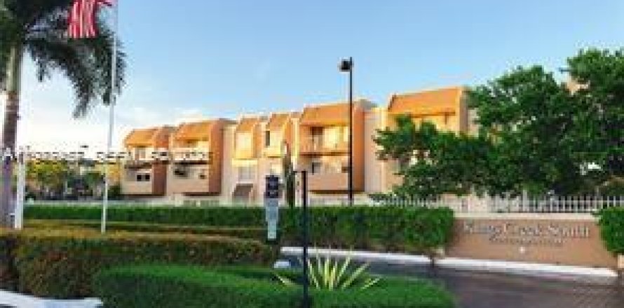 Кондоминиум с 2 спальнями в Майами, Флорида № 2004832