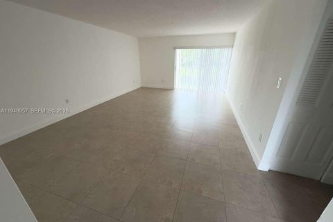 Снять в аренду кондоминиум в Майами, Флорида 2 спальни, 83.61м2, № 2004832 - фото 15