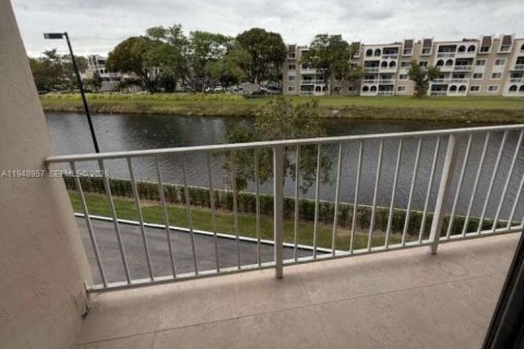 Снять в аренду кондоминиум в Майами, Флорида 2 спальни, 83.61м2, № 2004832 - фото 16