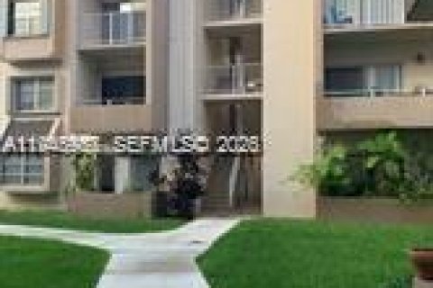 Снять в аренду кондоминиум в Майами, Флорида 2 спальни, 83.61м2, № 2004832 - фото 2