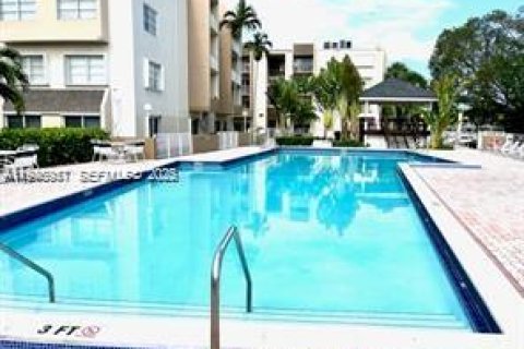 Снять в аренду кондоминиум в Майами, Флорида 2 спальни, 83.61м2, № 2004832 - фото 21