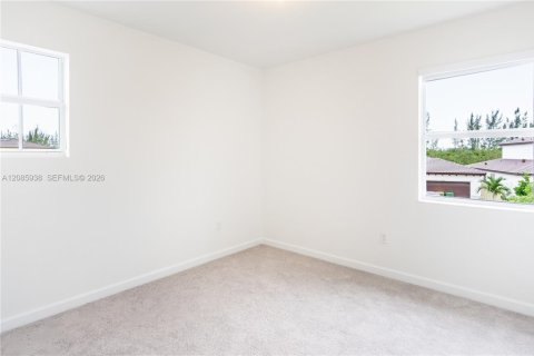 Casa en venta en Homestead, Florida, 5 dormitorios, 288.46 m2 № 2372355 - foto 18