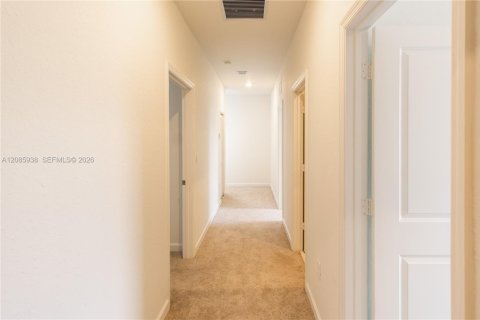 Casa en venta en Homestead, Florida, 5 dormitorios, 288.46 m2 № 2372355 - foto 23