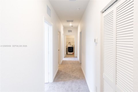 Casa en venta en Homestead, Florida, 5 dormitorios, 288.46 m2 № 2372355 - foto 17