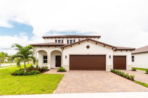 Casa en venta en Homestead, Florida, 5 dormitorios, 288.46 m2 № 2372355 - foto 2